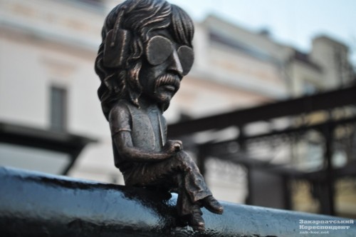 Jon Lord monument in Uzhhorod